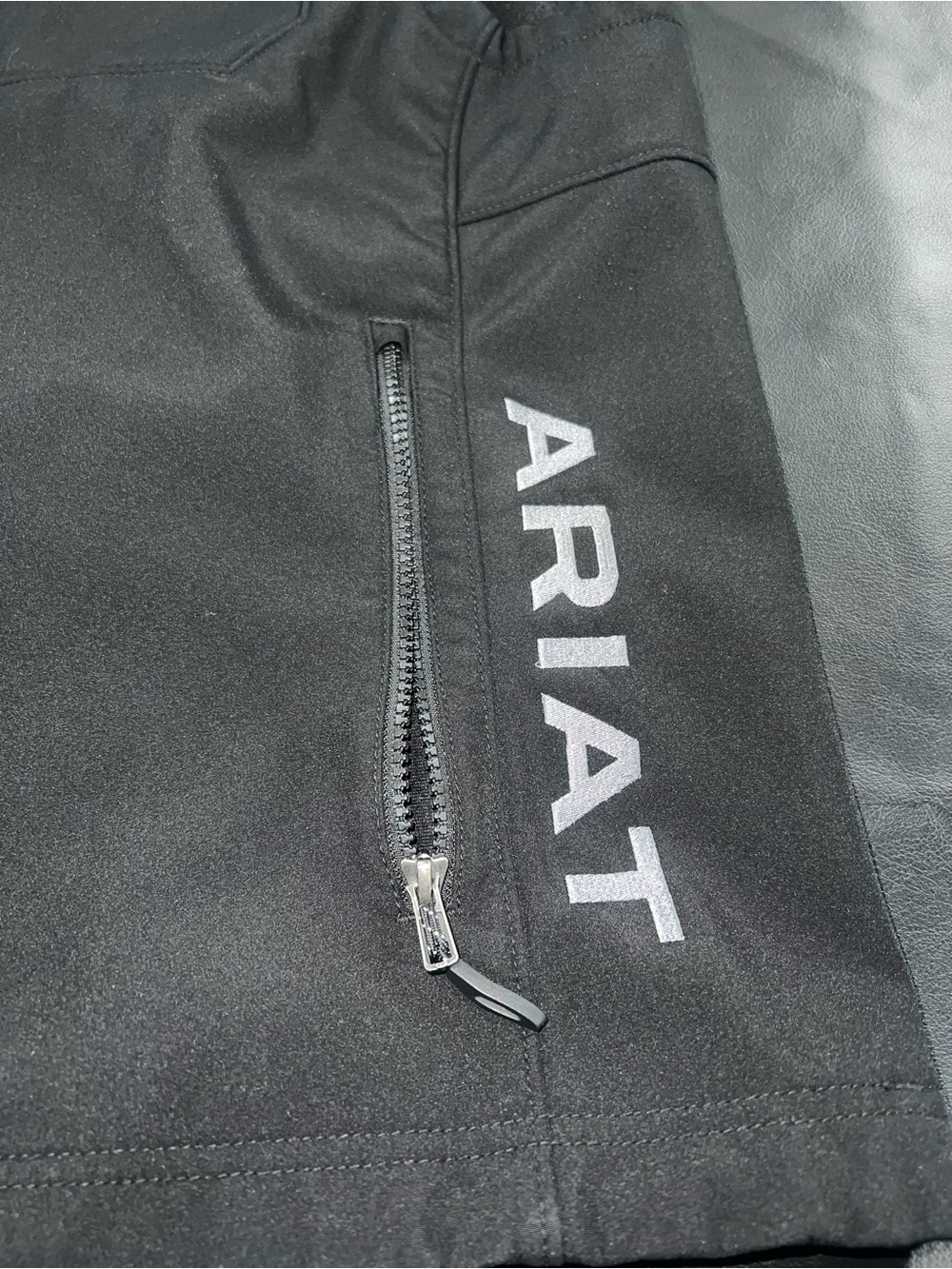 Ariat Logo 2.0 Patriot Softshell Vest Men’s Size XL - Picture 2 of 7